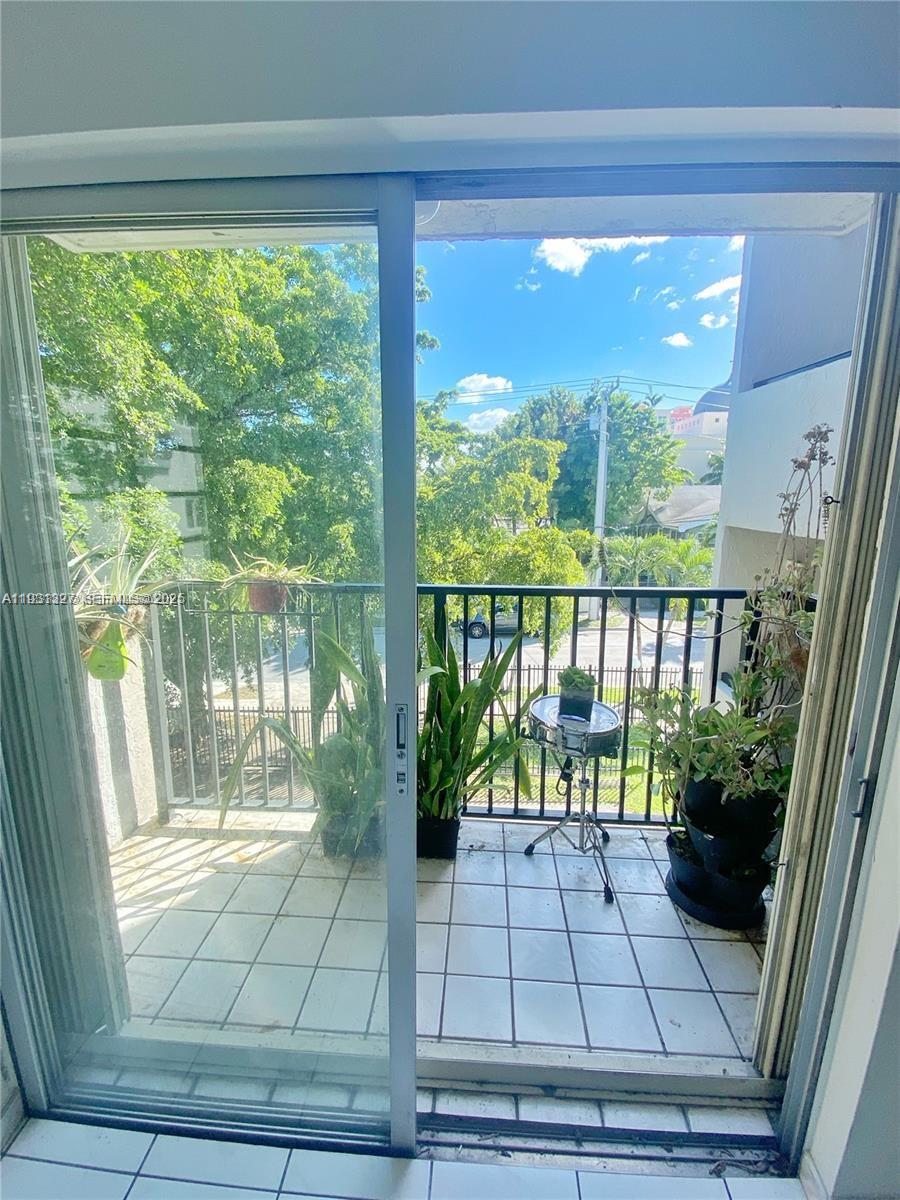 MIRADOR PLAZA CONDO - Residential Lease