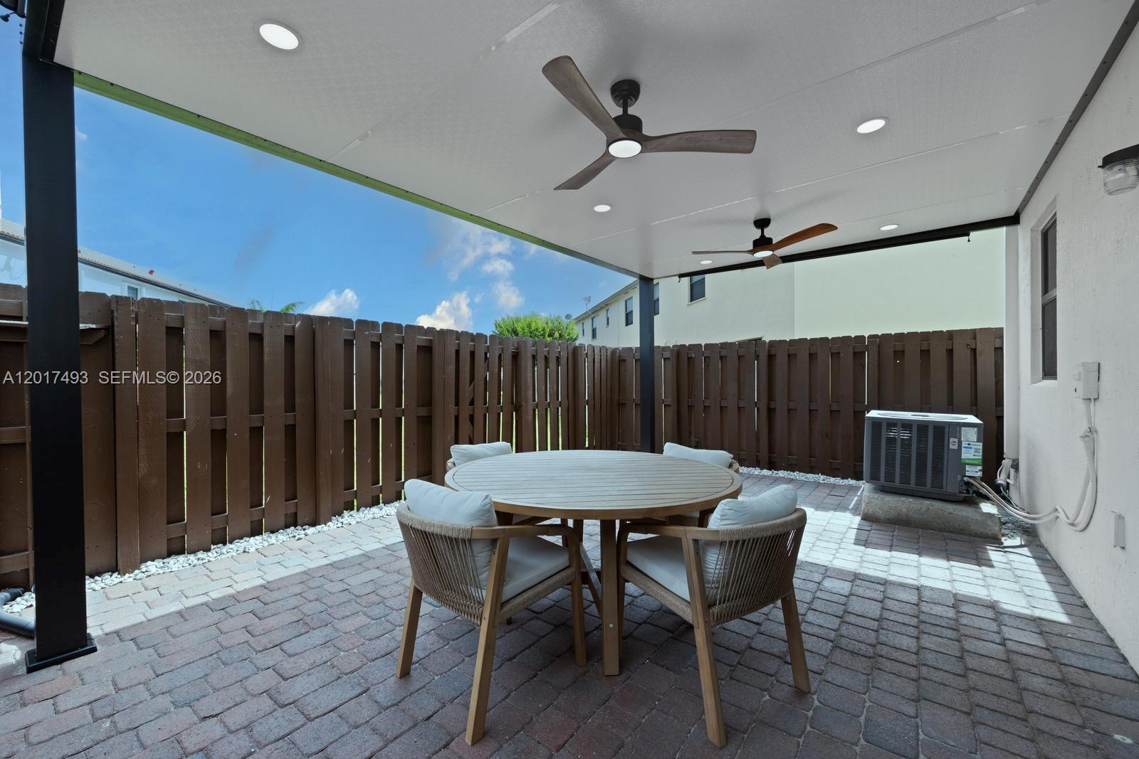 SILVER PALM WEST - Residential