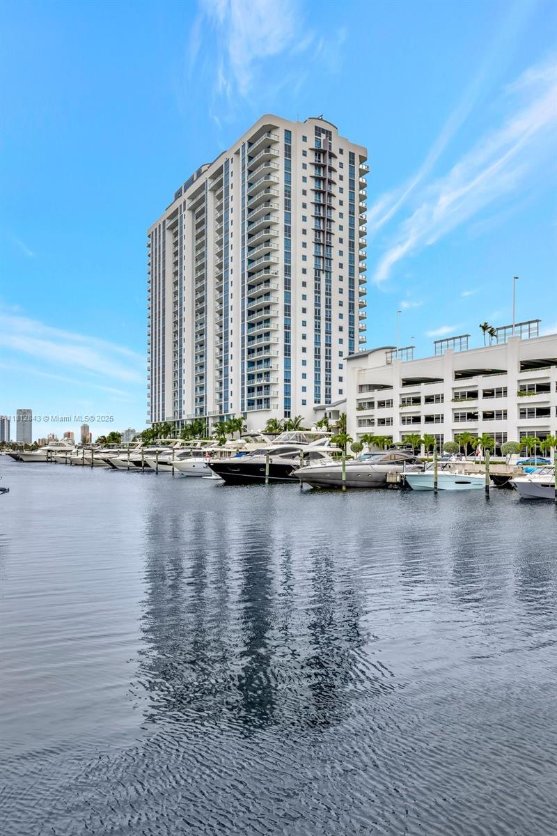 MARINA PALMS RESIDENCES - Residential Lease