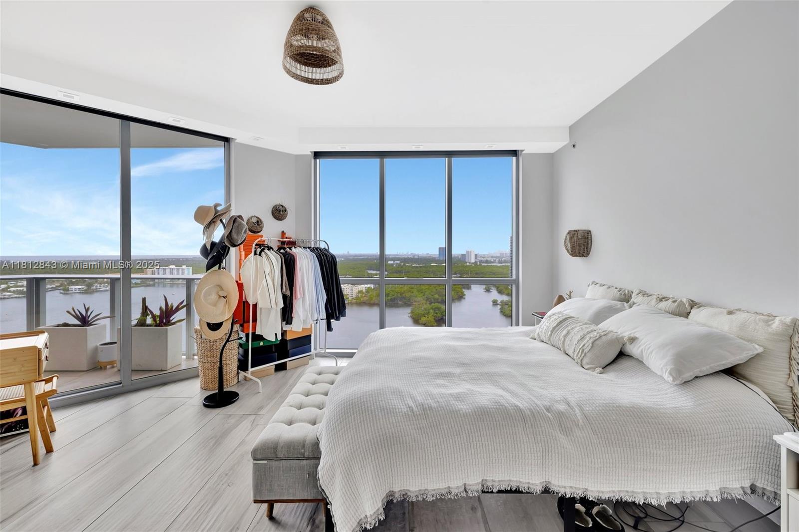 MARINA PALMS RESIDENCES - Residential Lease