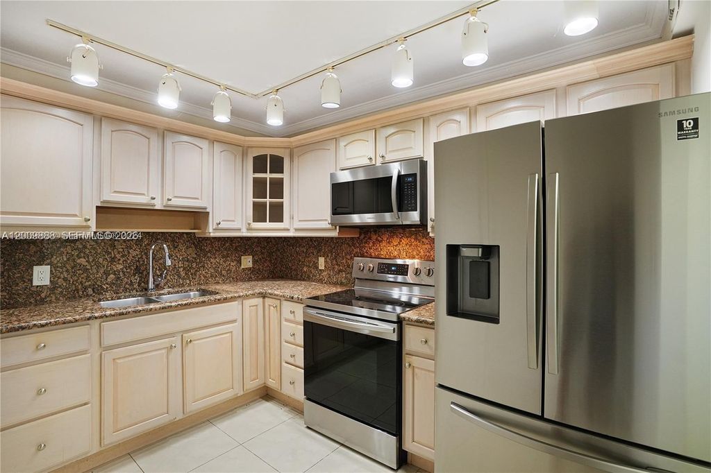 Photo of 3800 S Ocean Dr #414, Hollywood, FL 33019 (MLS # A12009888)