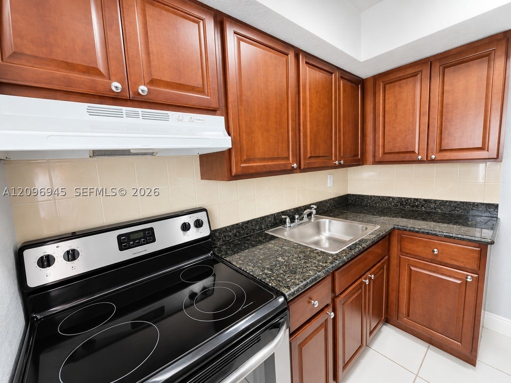 Photo of 626 SW 14th Ave #109, Fort Lauderdale, FL 33312 (MLS # A12096945)