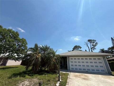 Photo of 672 SW Ewing Ave, Port St Lucie, FL 34983 (MLS # A12017784)