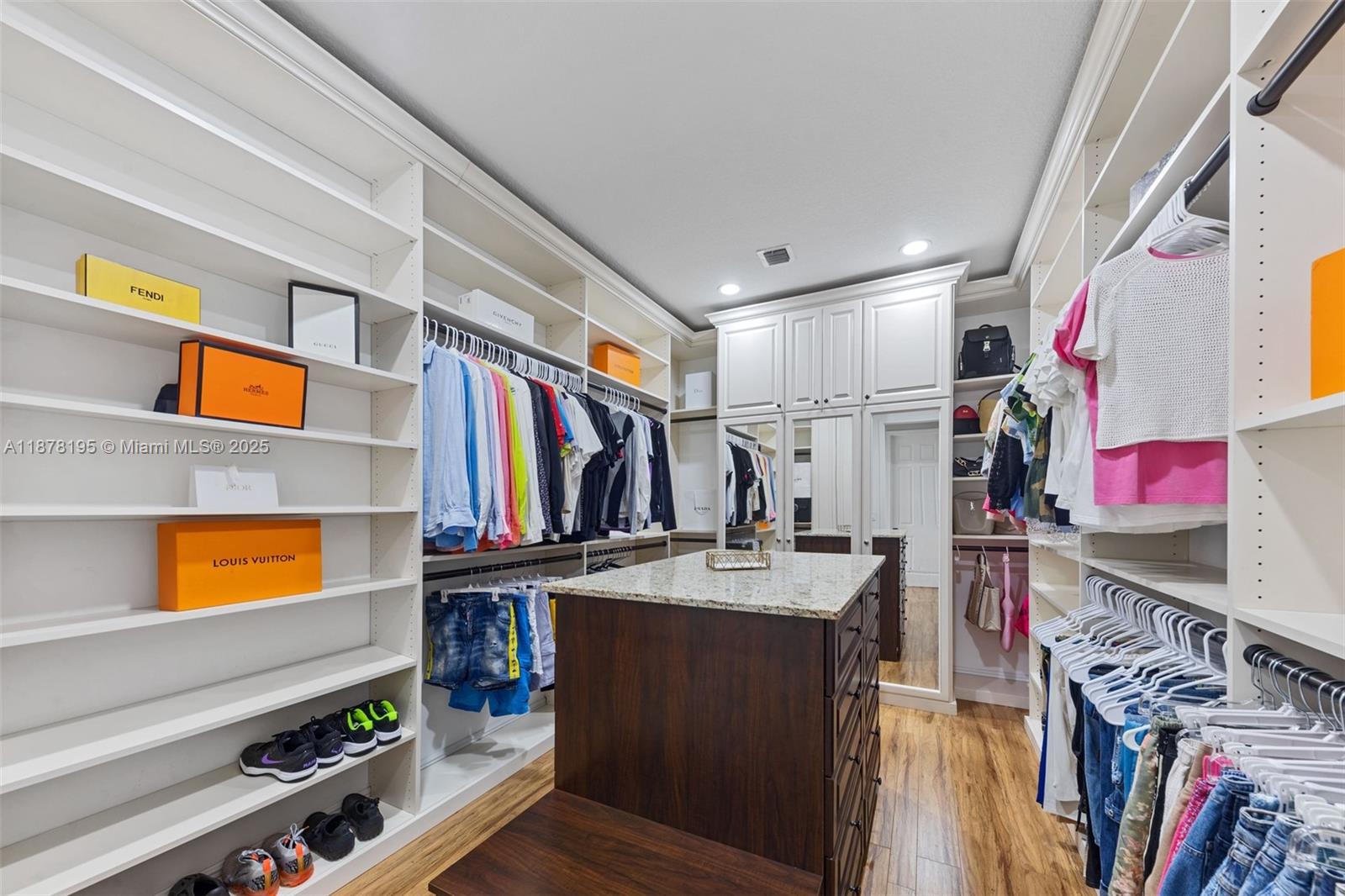 MONTERRA - Residential