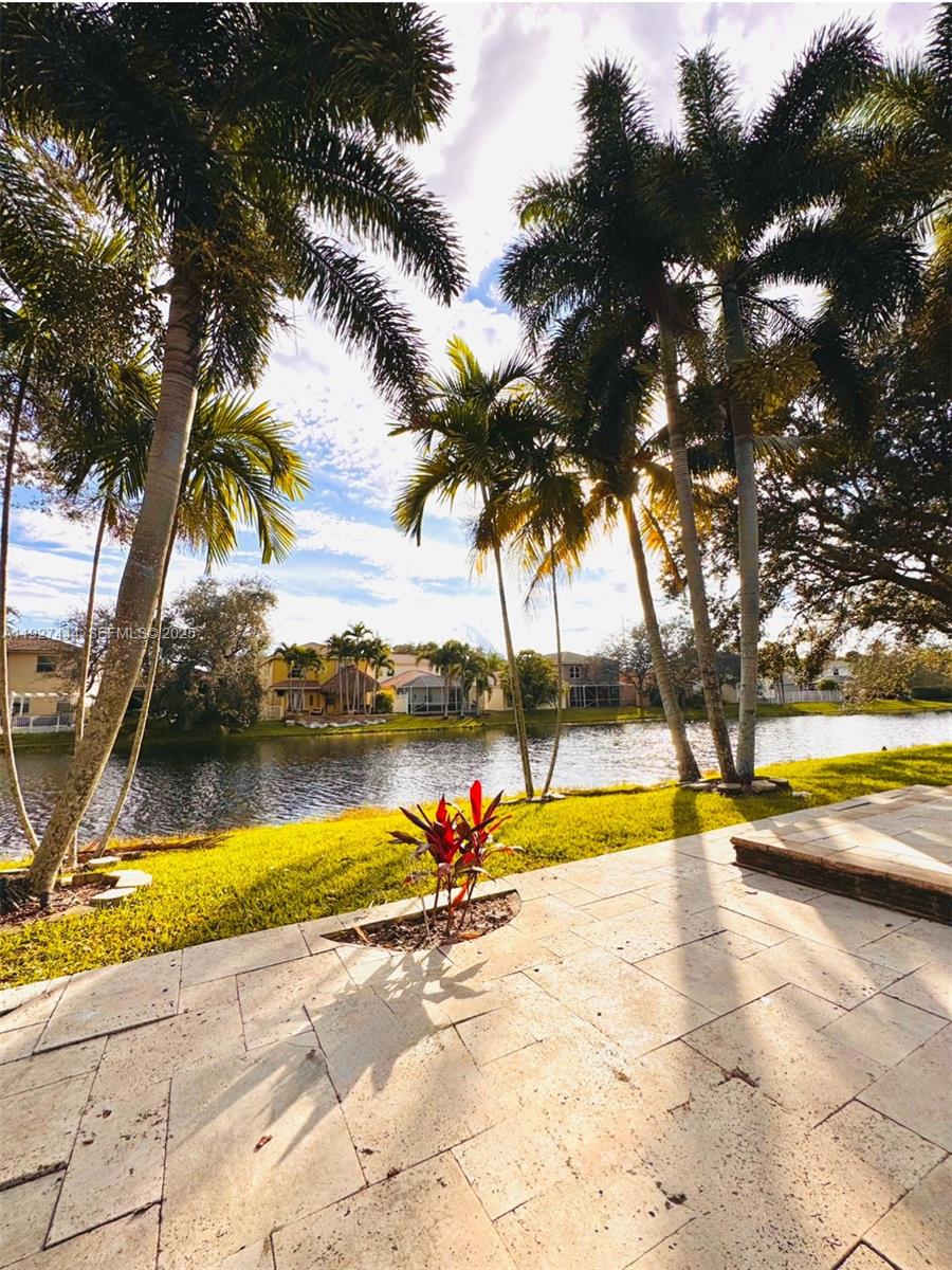 REGENCY LAKES AT COCONUT - Residential Lease