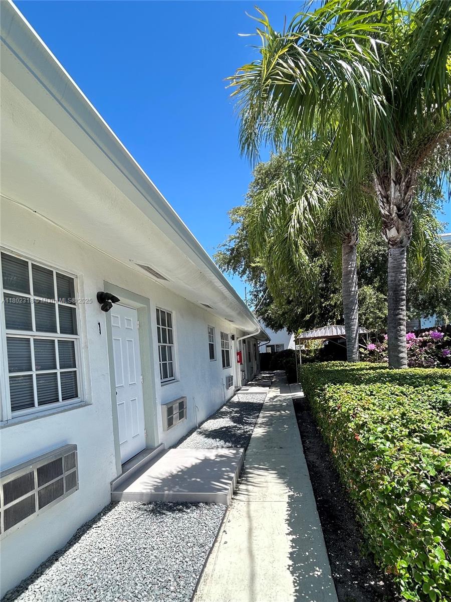 Rental Property at 571 Ne 67th St 4, Miami, Broward County, Florida - Bedrooms: 1 
Bathrooms: 1  - $2,300 MO.