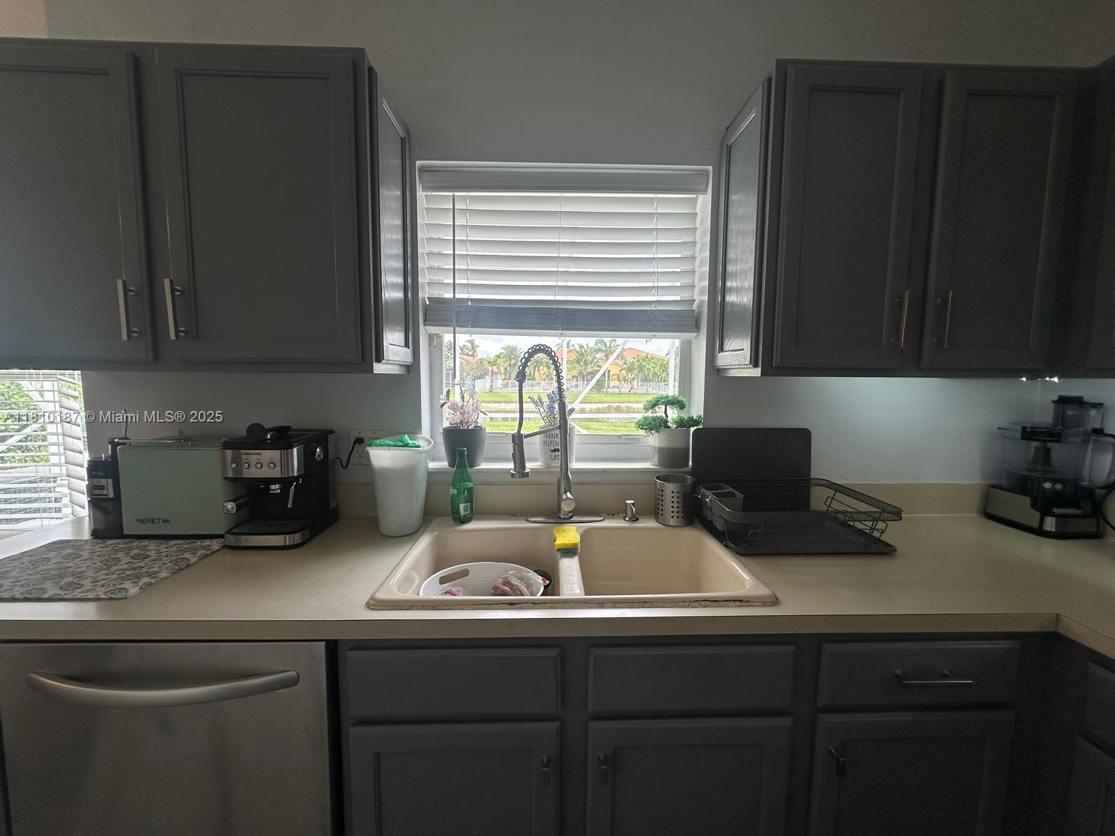 ORANGE POINT TR A - Residential Lease