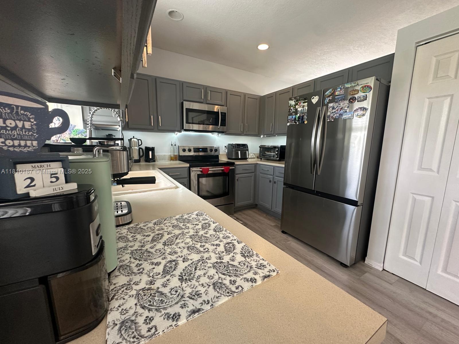 ORANGE POINT TR A - Residential Lease