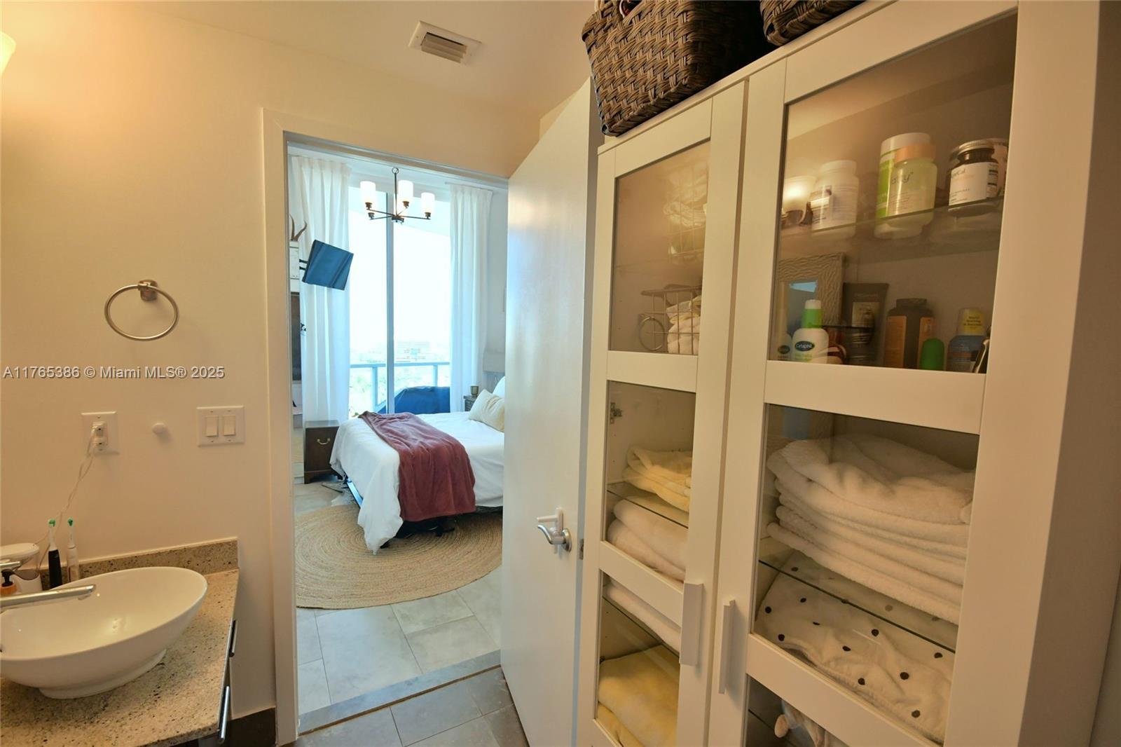 UPTOWN MARINA LOFTS CONDO - Residential