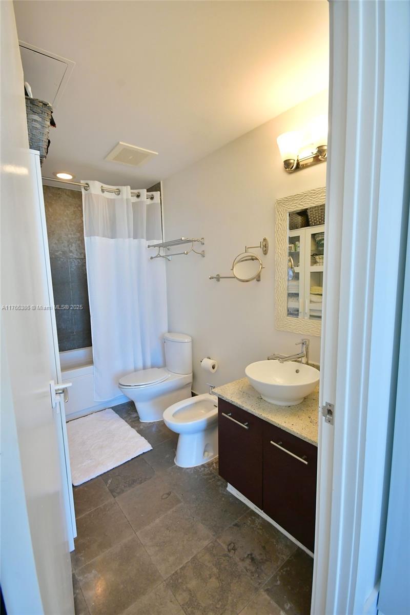 UPTOWN MARINA LOFTS CONDO - Residential