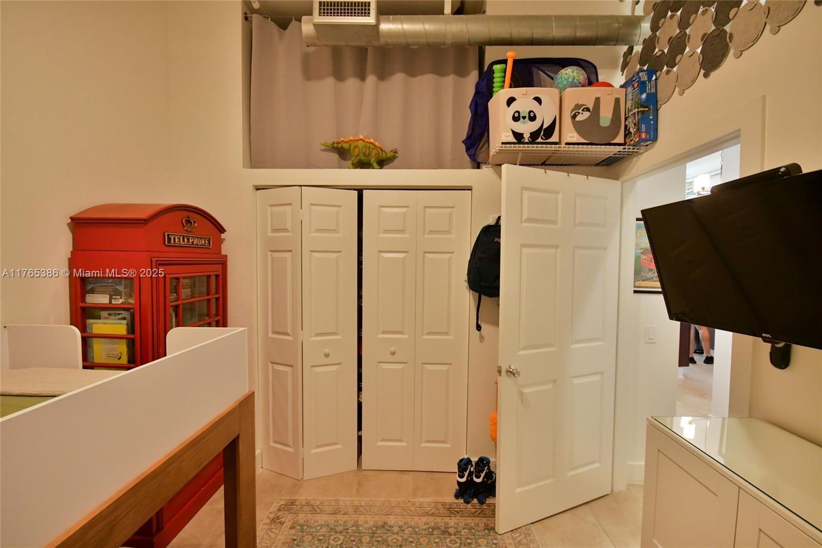 UPTOWN MARINA LOFTS CONDO - Residential