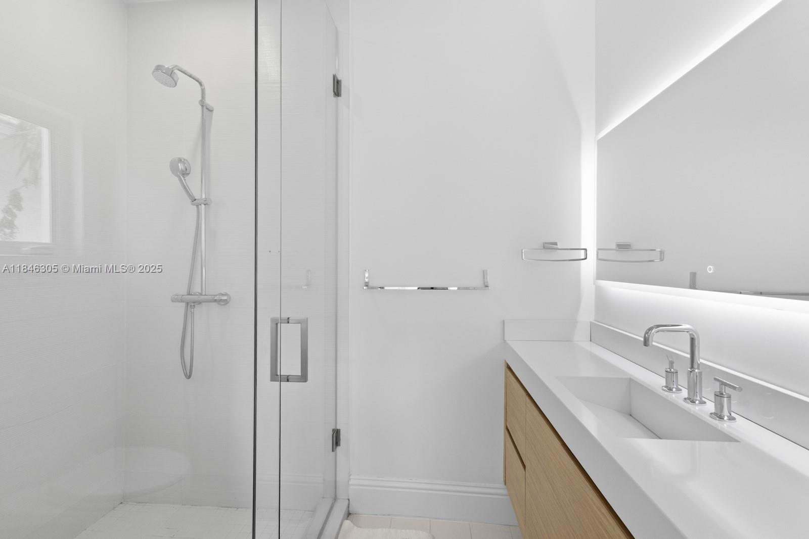 G B VILLAS - Residential Lease