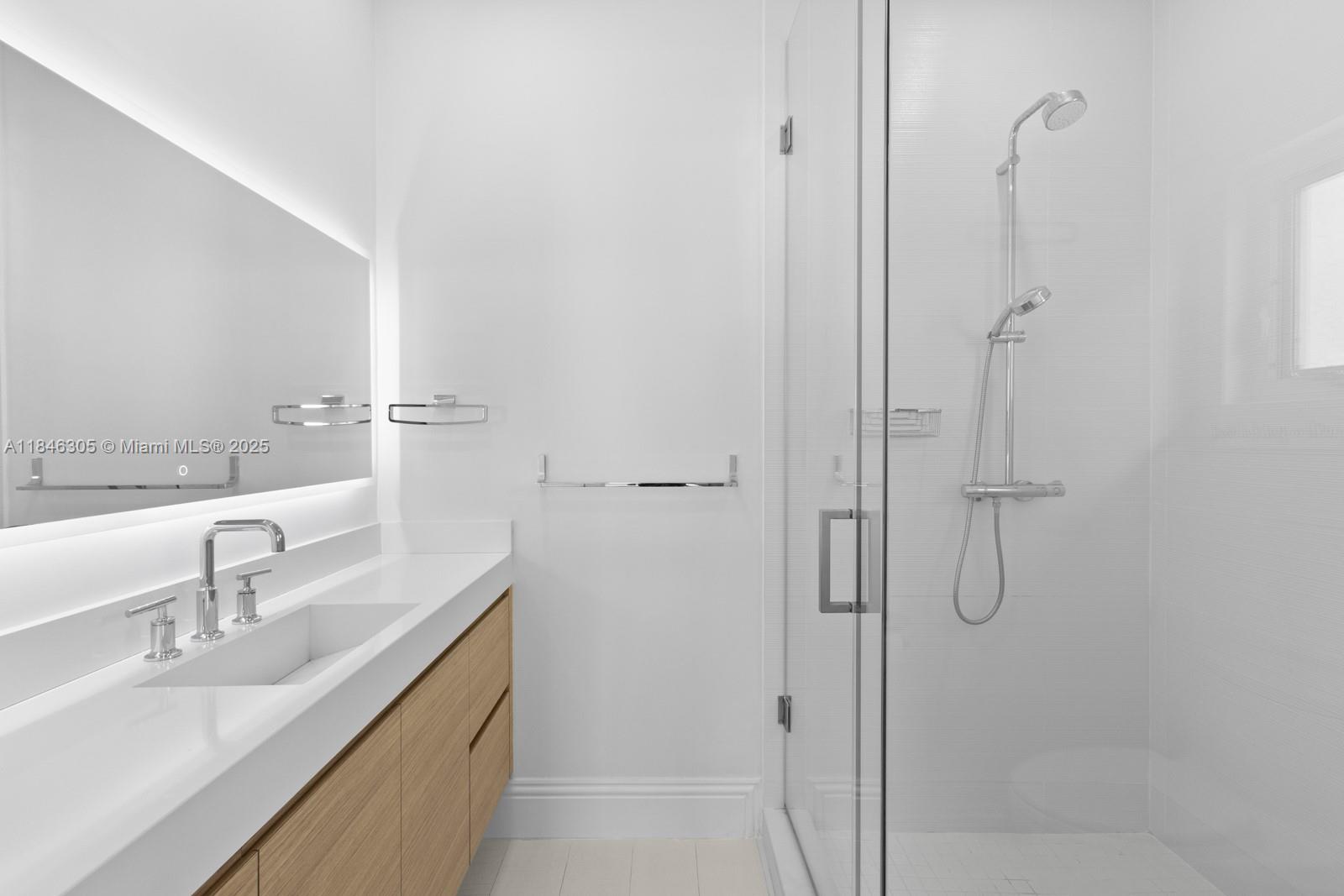 G B VILLAS - Residential Lease
