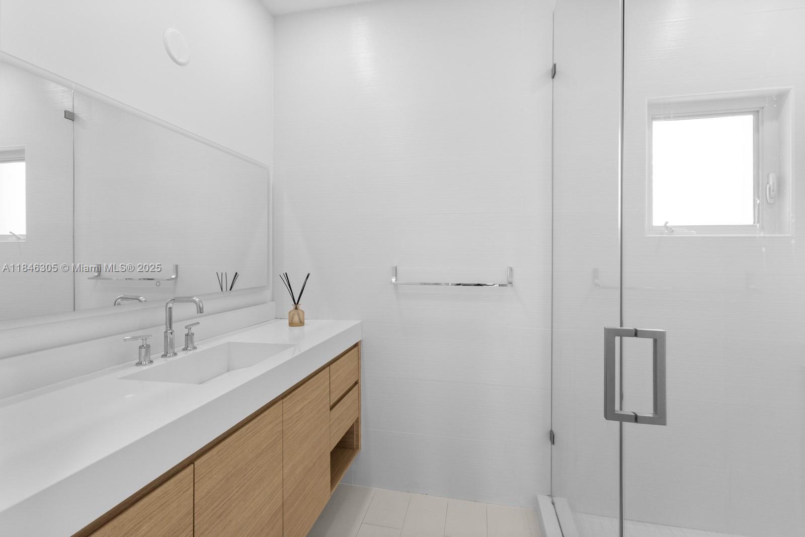 G B VILLAS - Residential Lease