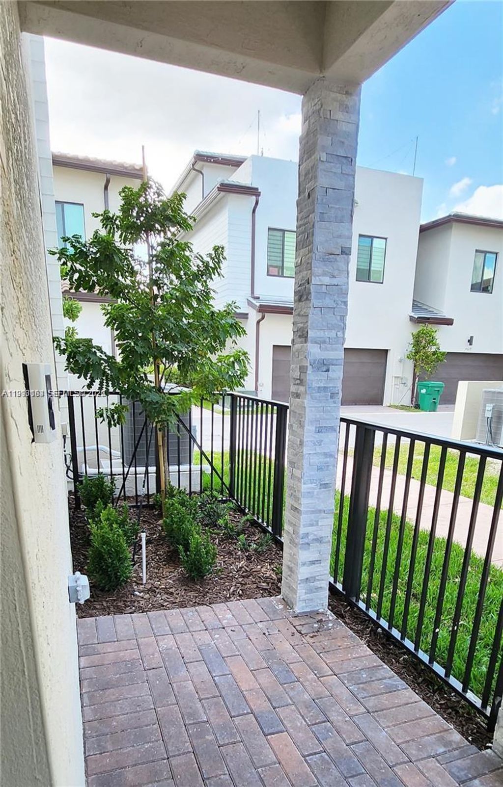 Photo of 4583 NW 83rd Pl, Doral, FL 33166 (MLS # A11993183)