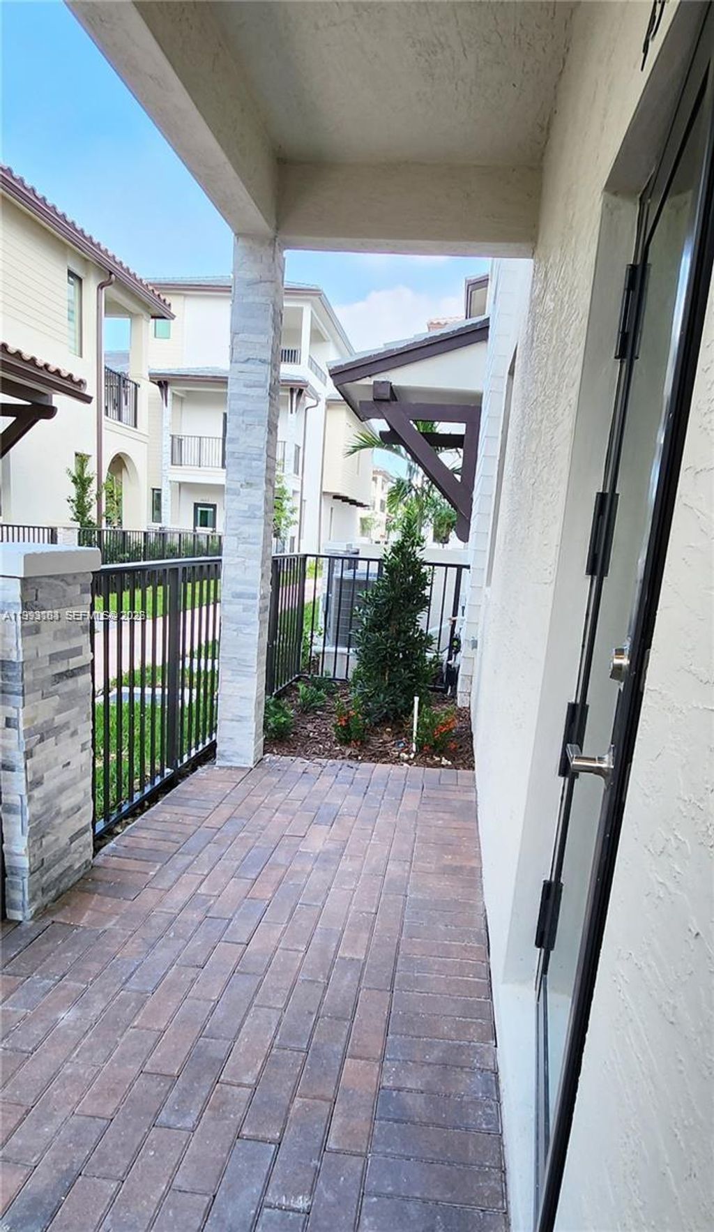 Photo of 4583 NW 83rd Pl, Doral, FL 33166 (MLS # A11993183)