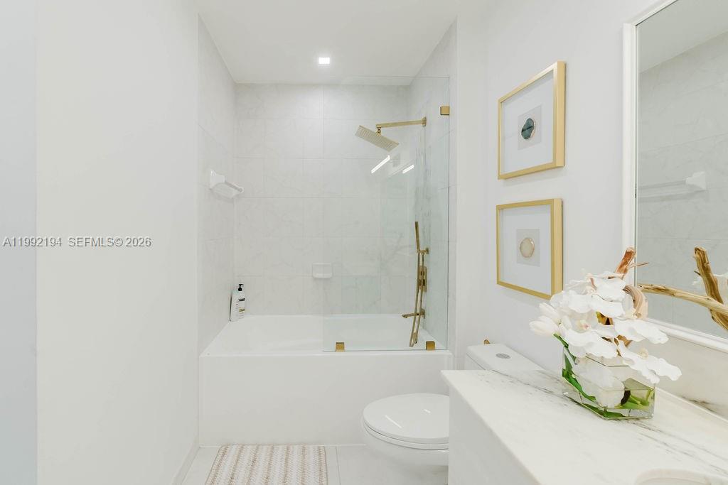 THE LOFT DOWNTOWN II COND - Residential Lease