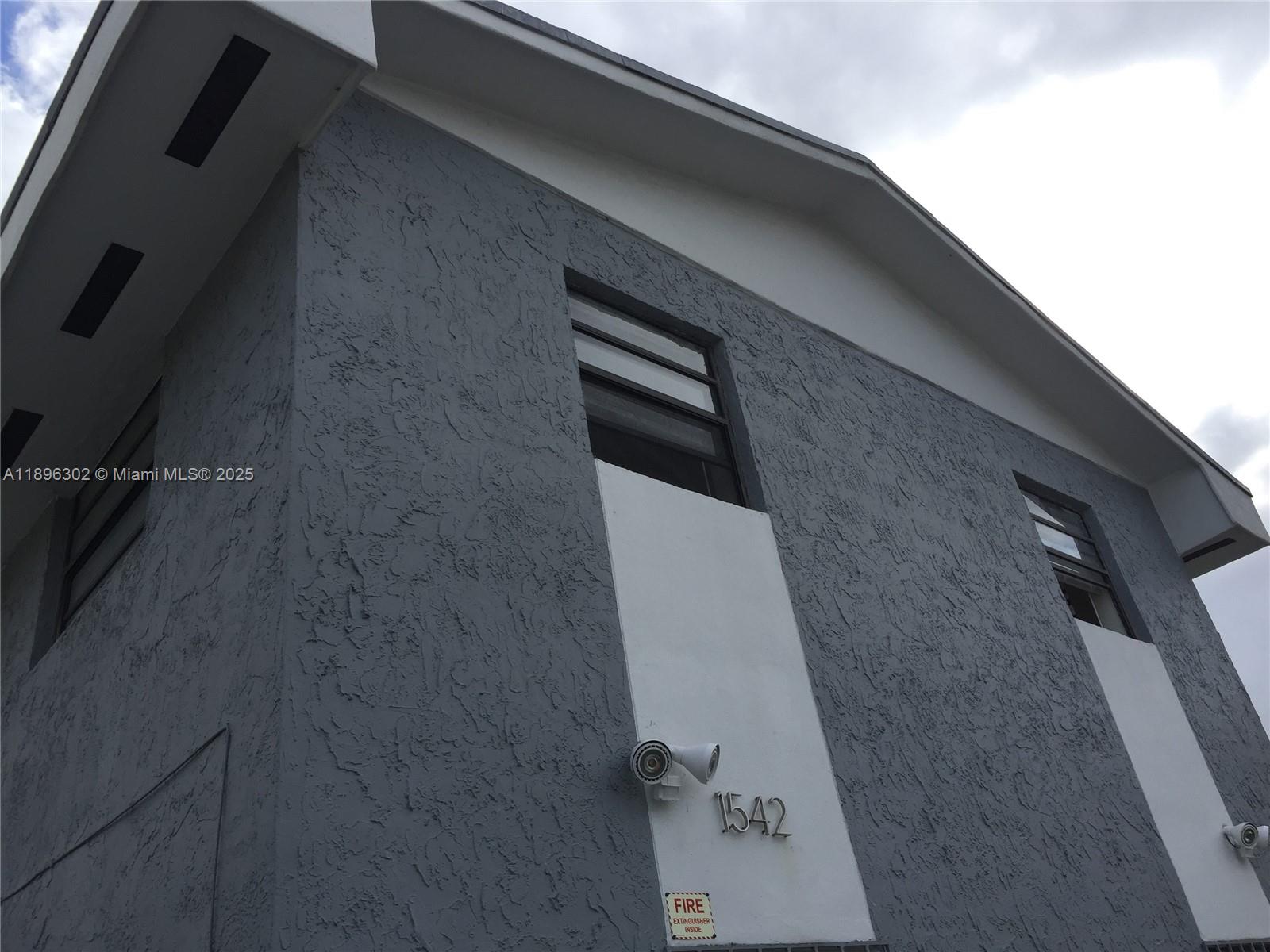 BEVERLY HEIGHTS - Residential Lease