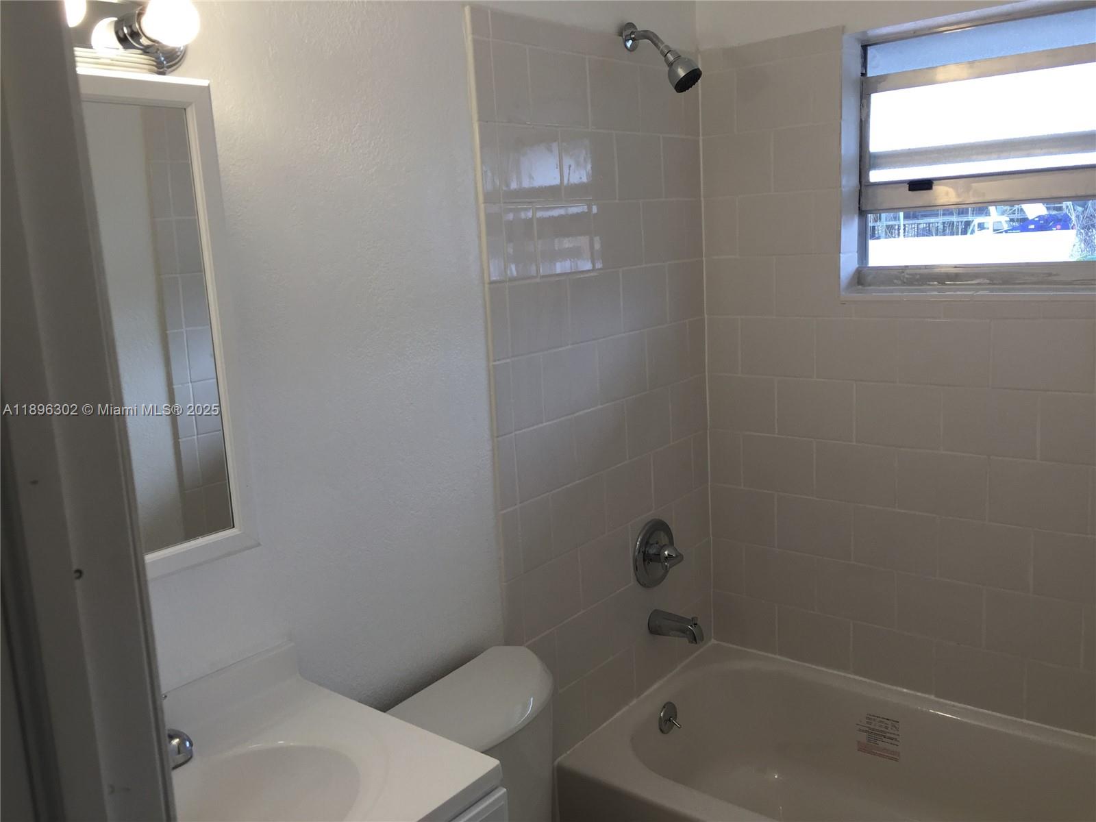BEVERLY HEIGHTS - Residential Lease