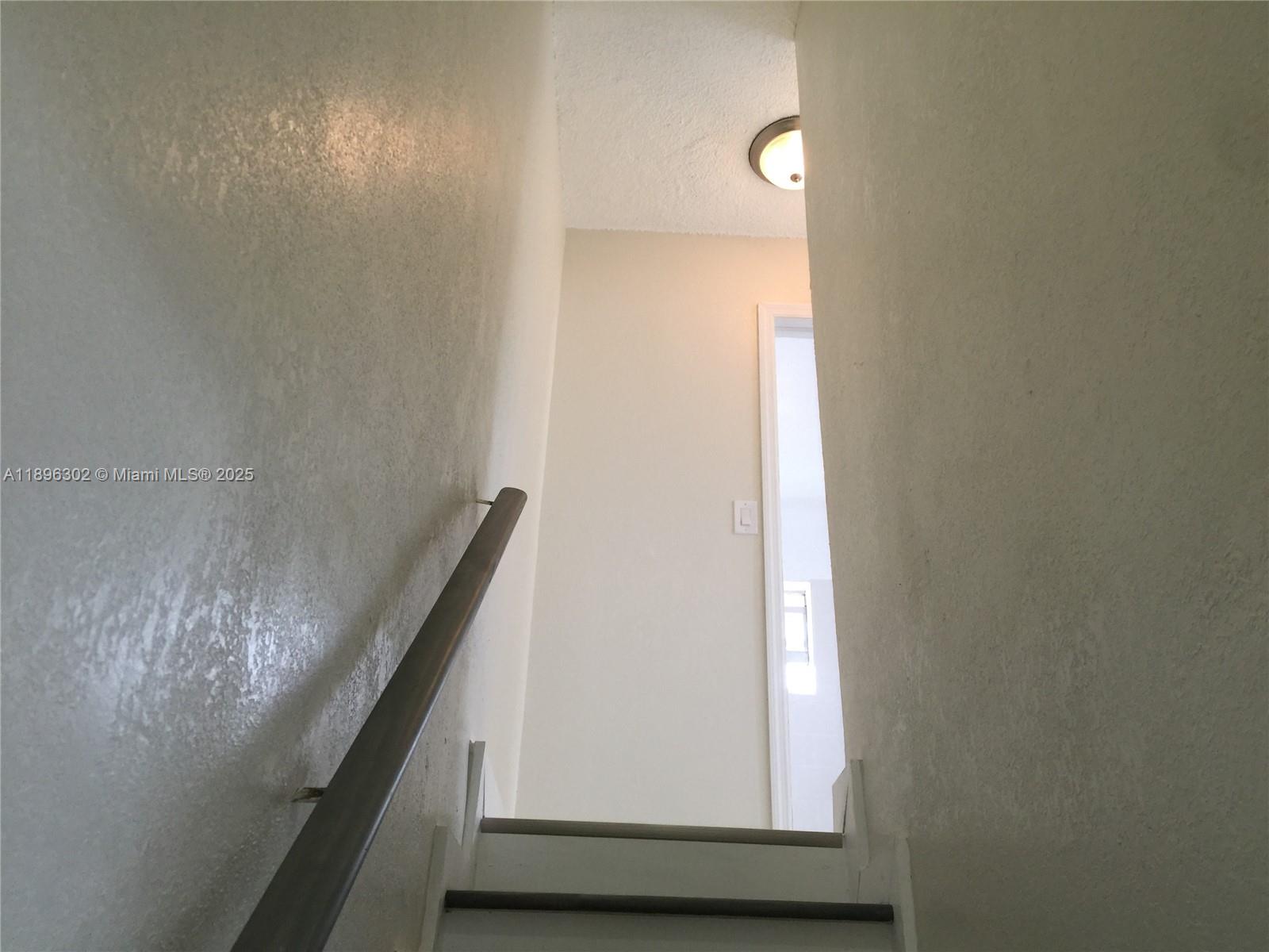 BEVERLY HEIGHTS - Residential Lease