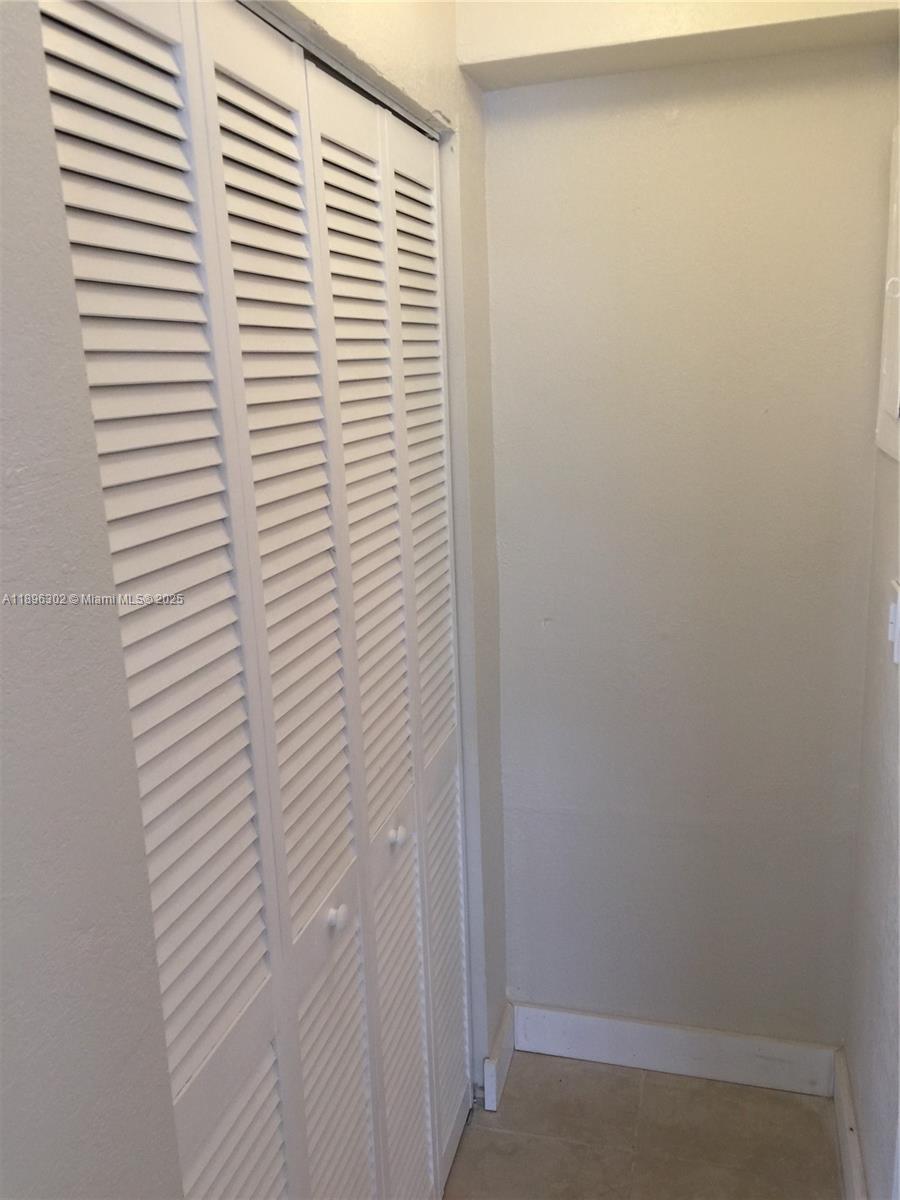 BEVERLY HEIGHTS - Residential Lease