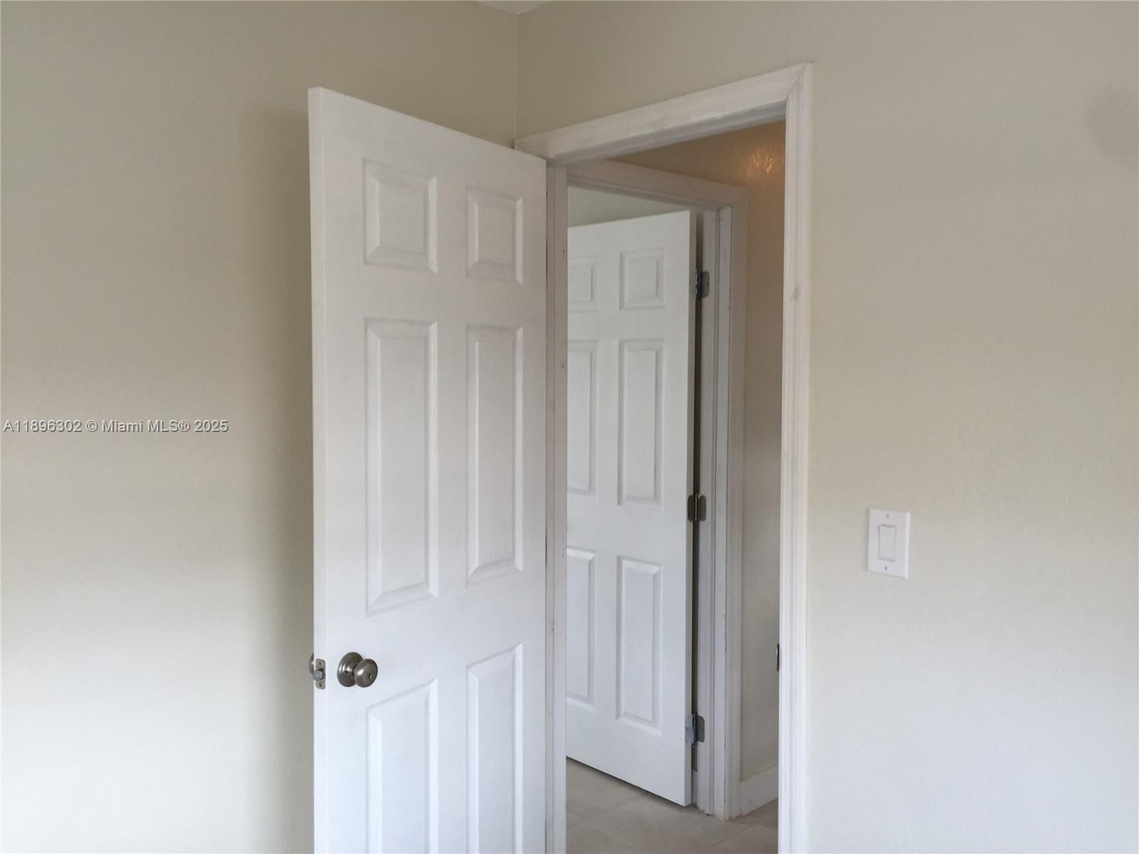BEVERLY HEIGHTS - Residential Lease