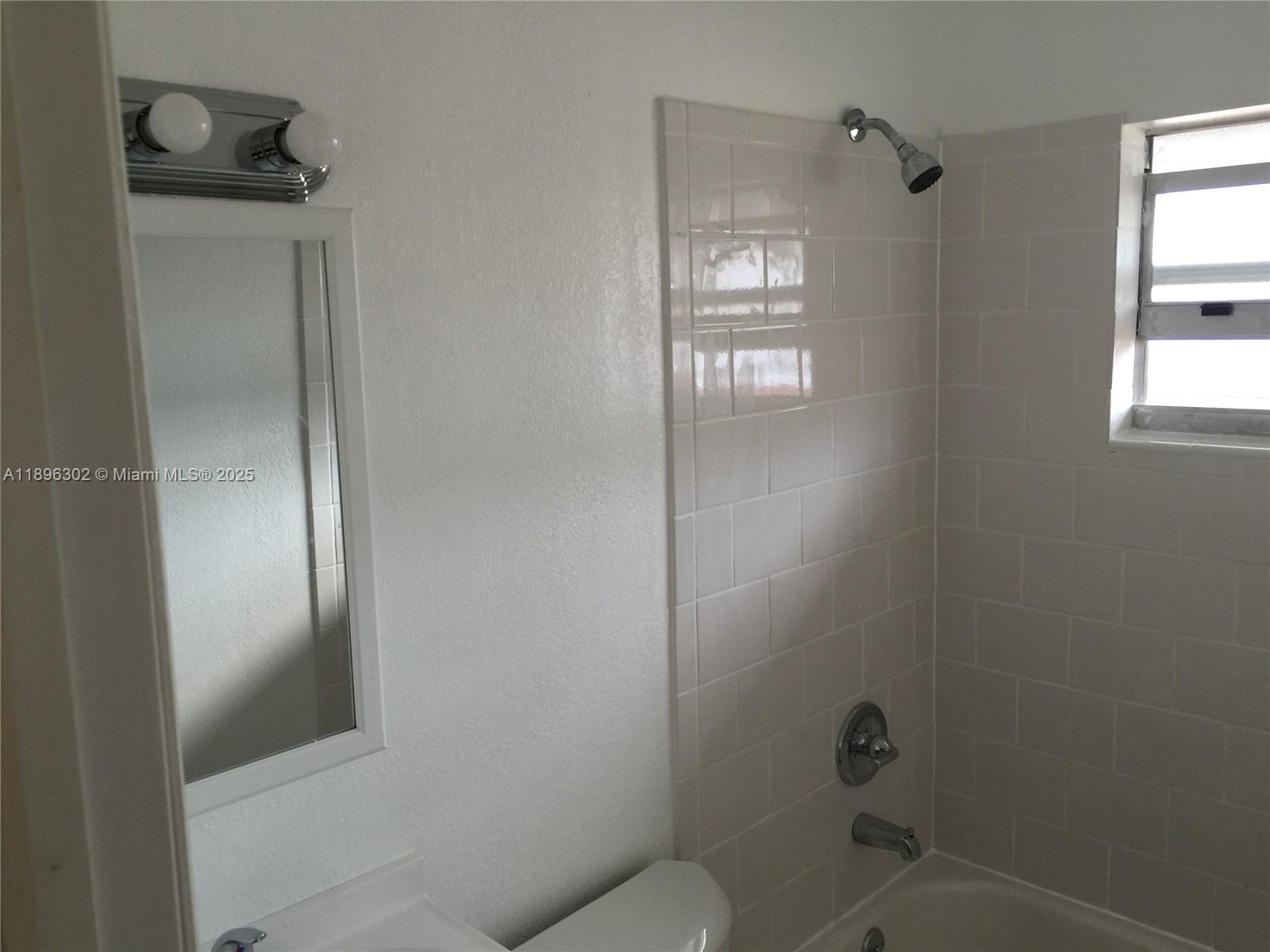 BEVERLY HEIGHTS - Residential Lease