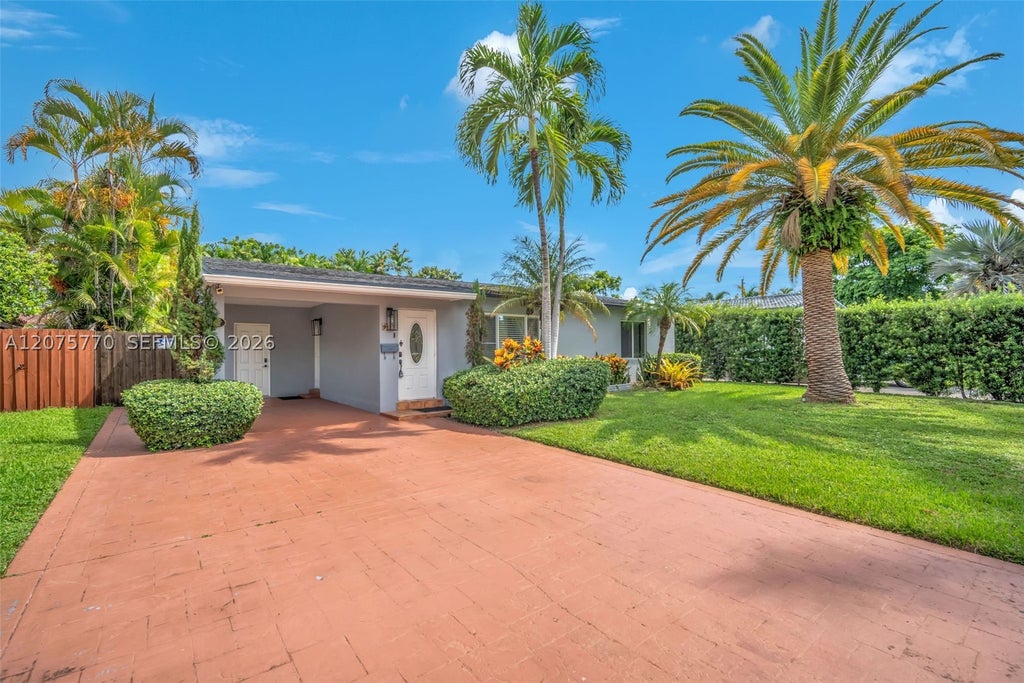 Photo of 907 NE 5th St, Hallandale Beach, FL 33009 (MLS # A12075770)