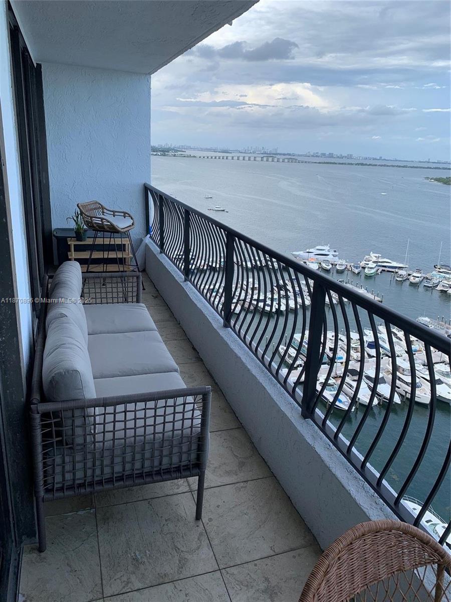555 NE 15th St 19B