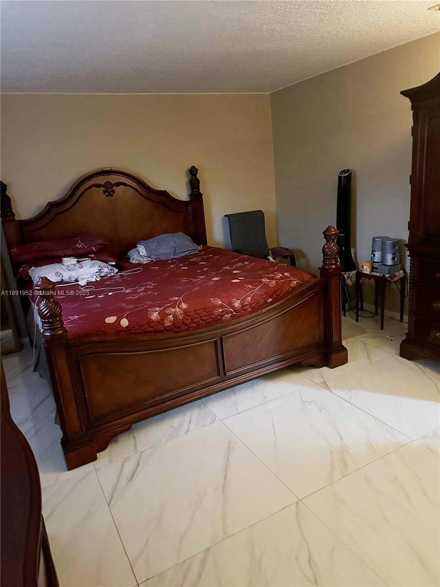 TAM OSHANTER GARDENS FAMI - Residential