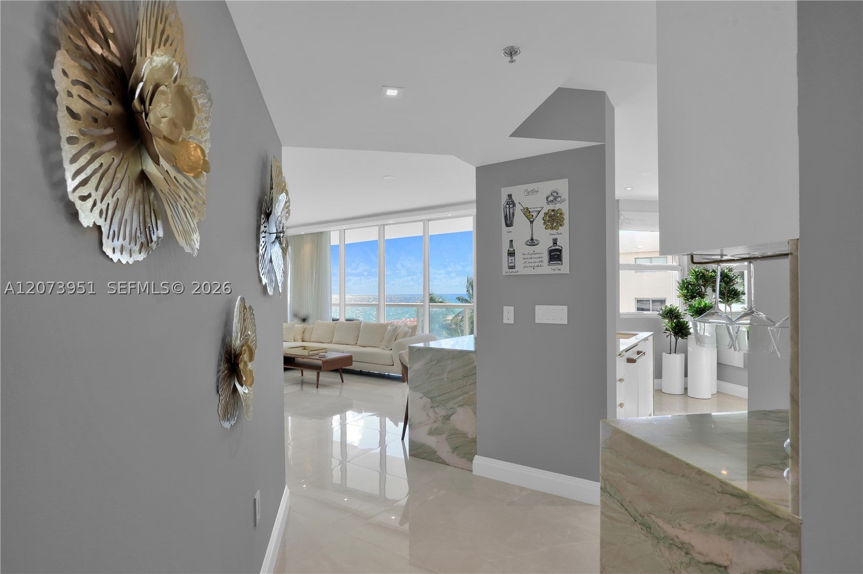 4201 Collins Ave 401