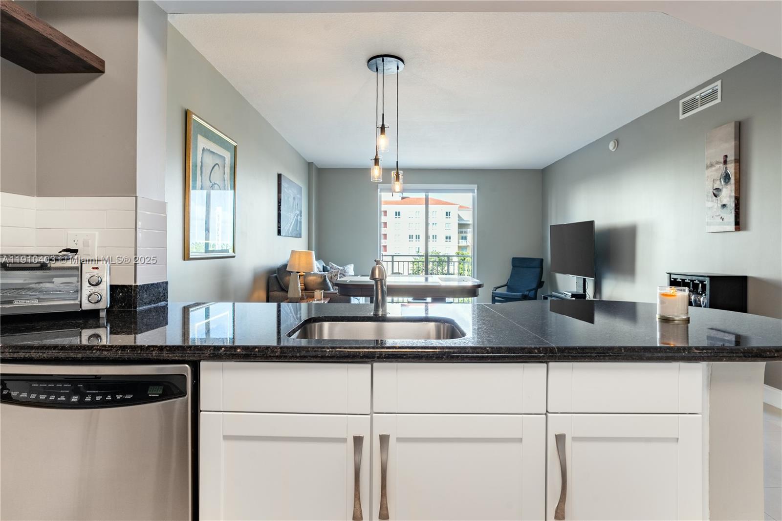 DOWNTOWN DADELAND CONDO N - Residential Lease