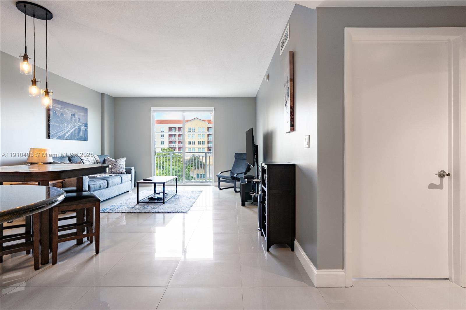 DOWNTOWN DADELAND CONDO N - Residential Lease