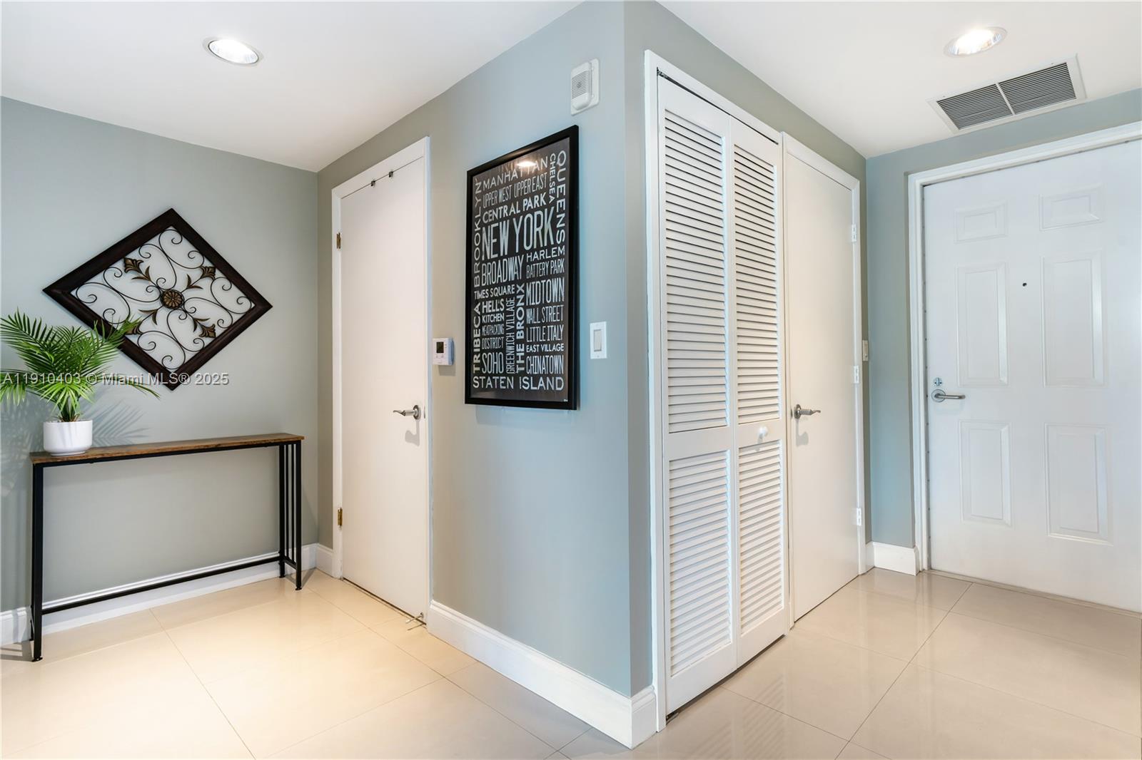 DOWNTOWN DADELAND CONDO N - Residential Lease