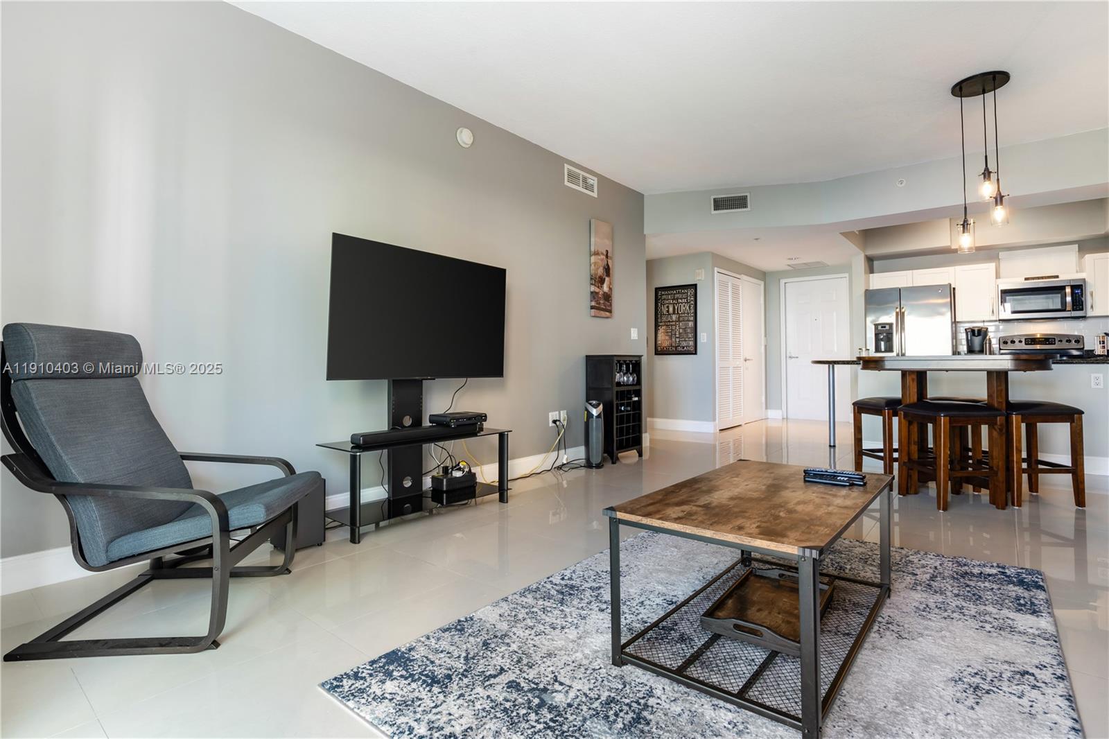 DOWNTOWN DADELAND CONDO N - Residential Lease