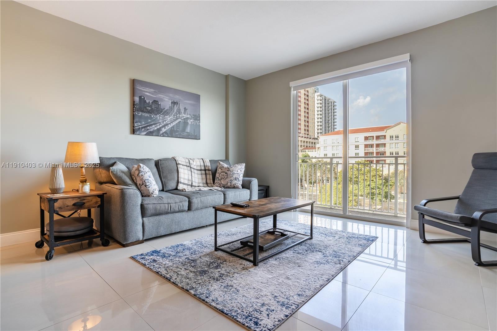 DOWNTOWN DADELAND CONDO N - Residential Lease