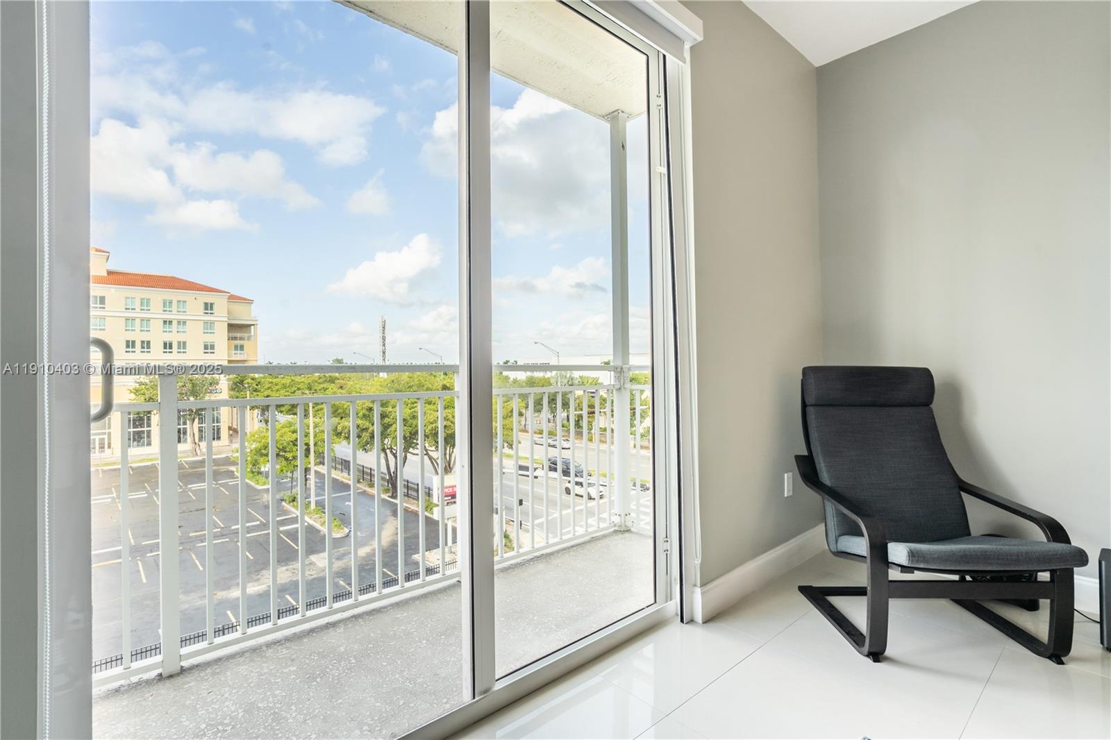 DOWNTOWN DADELAND CONDO N - Residential Lease