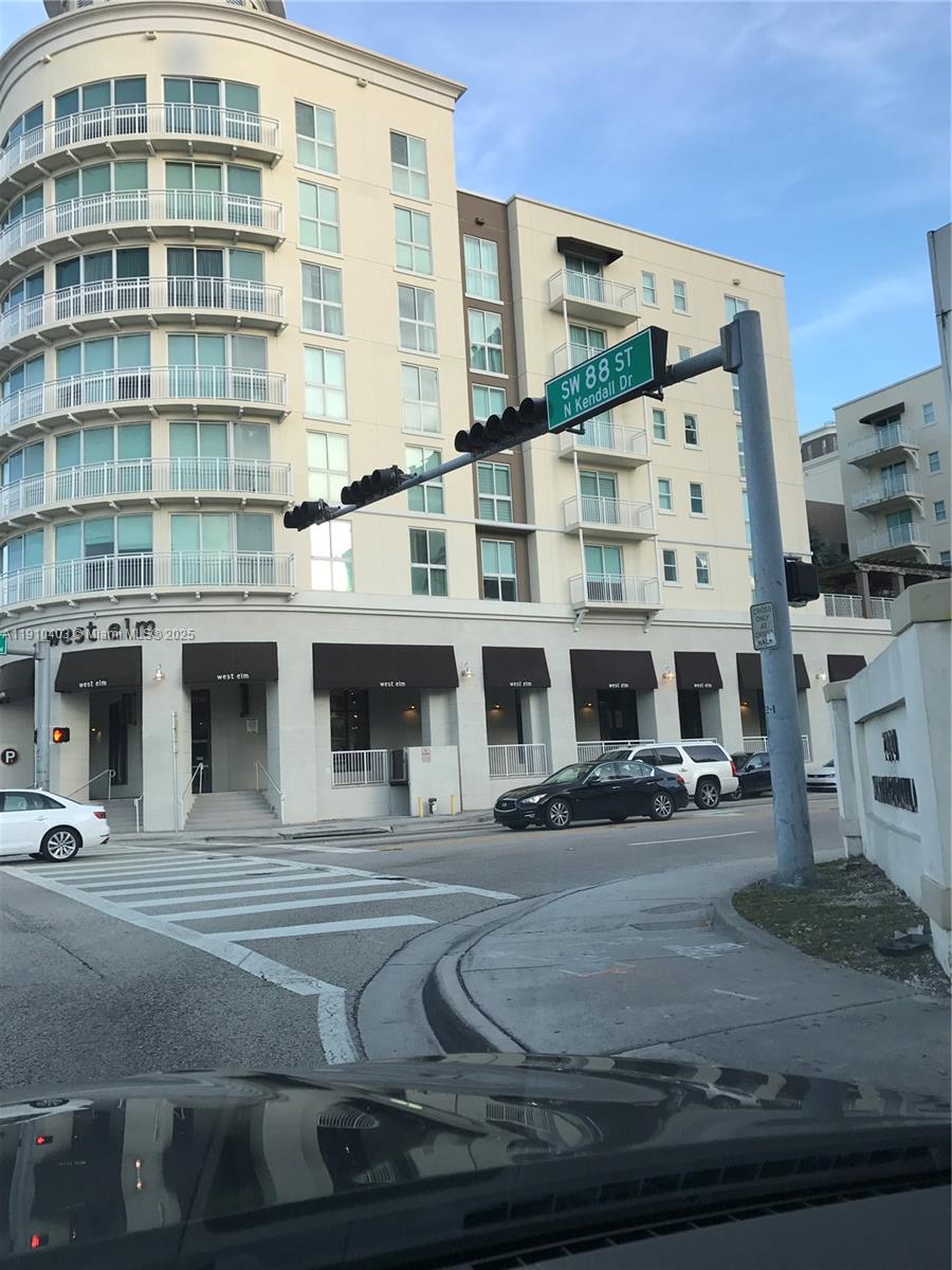 DOWNTOWN DADELAND CONDO N - Residential Lease