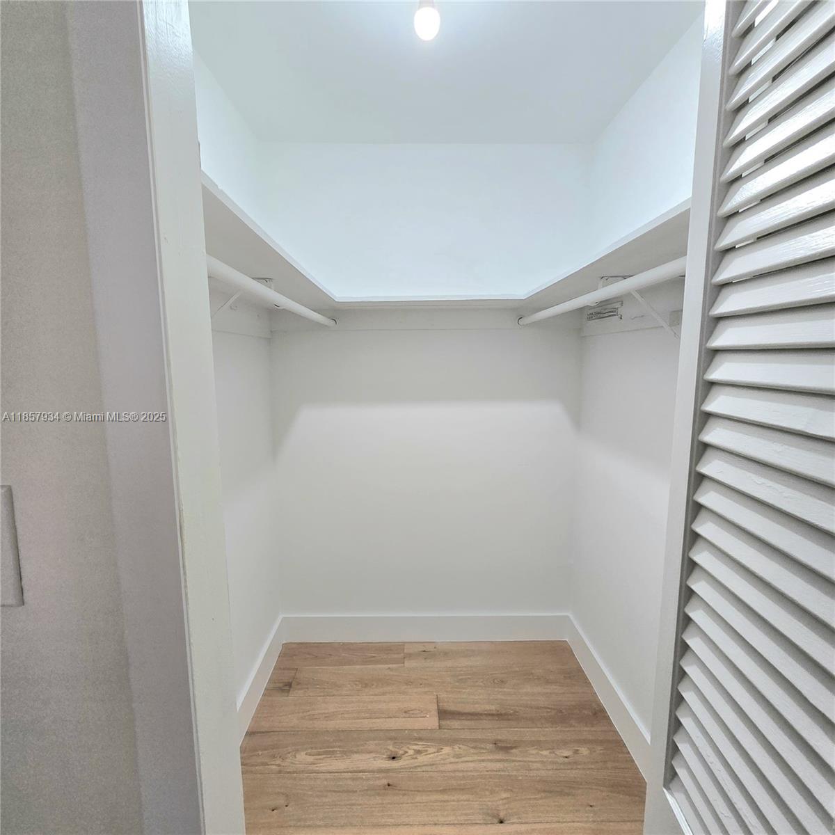 BEVERLY HILLS CONDO NUMBE - Residential Lease