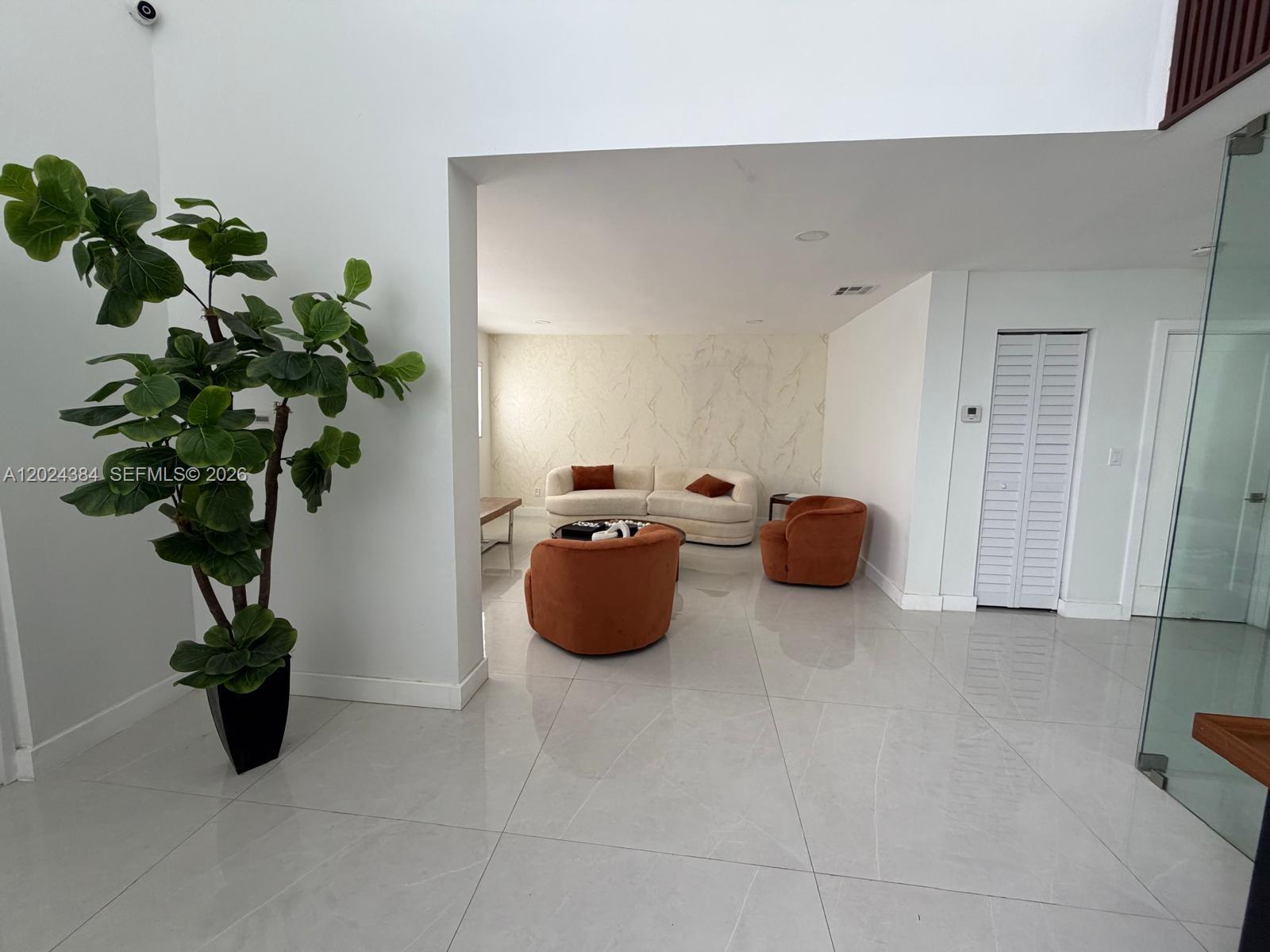 RO-JEN ESTATES - Residential Lease