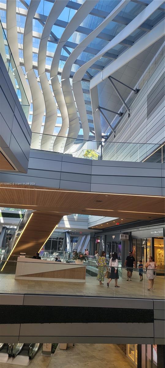 REACH CONDO - Residential