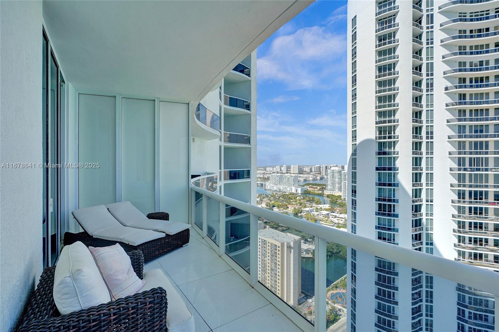 TDR TOWER III CONDO - Residential