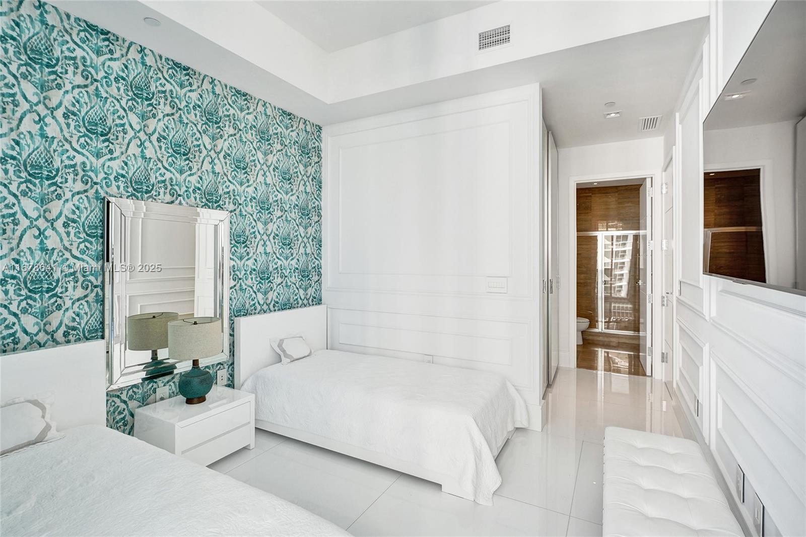 TDR TOWER III CONDO - Residential