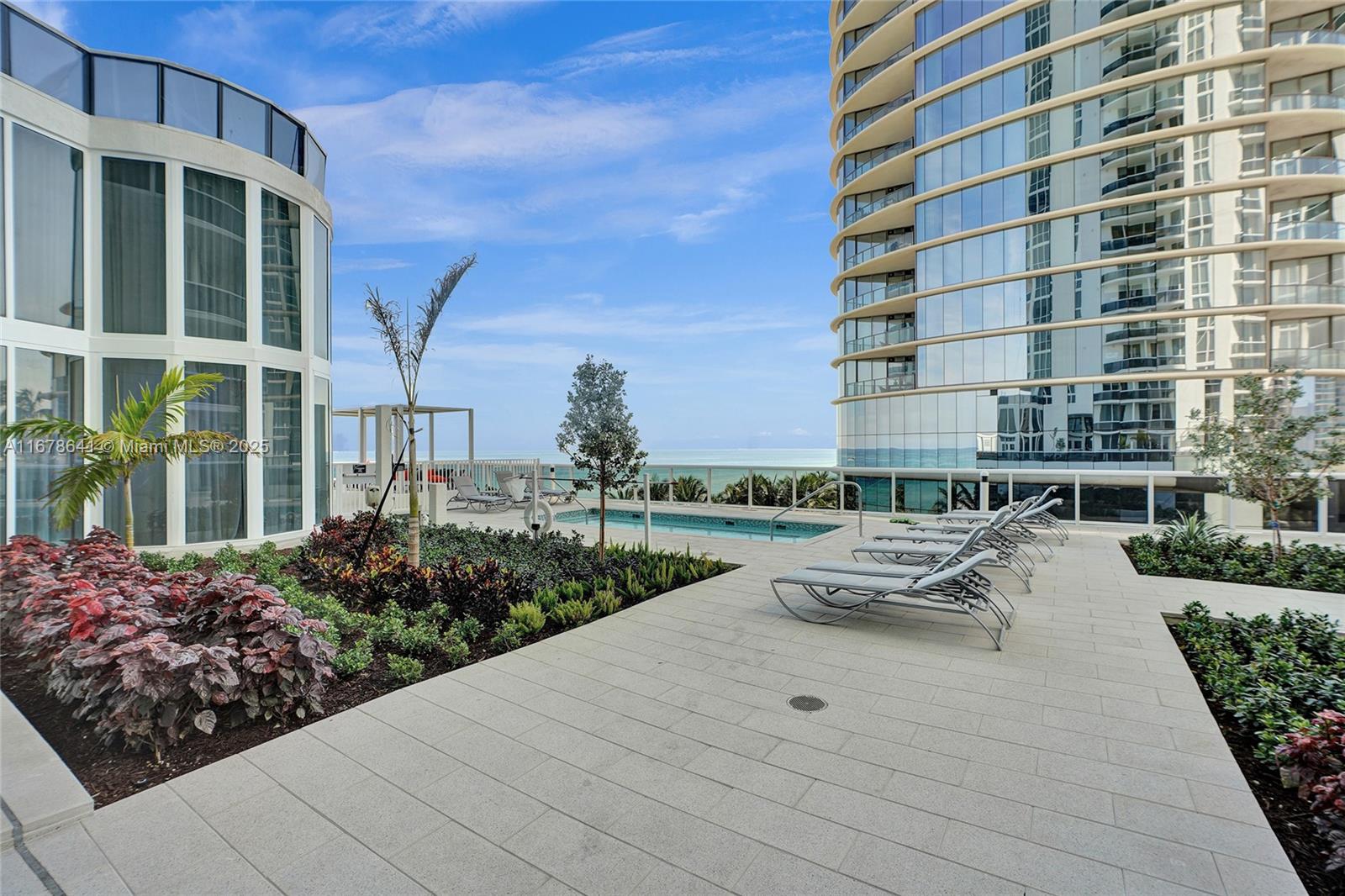 TDR TOWER III CONDO - Residential