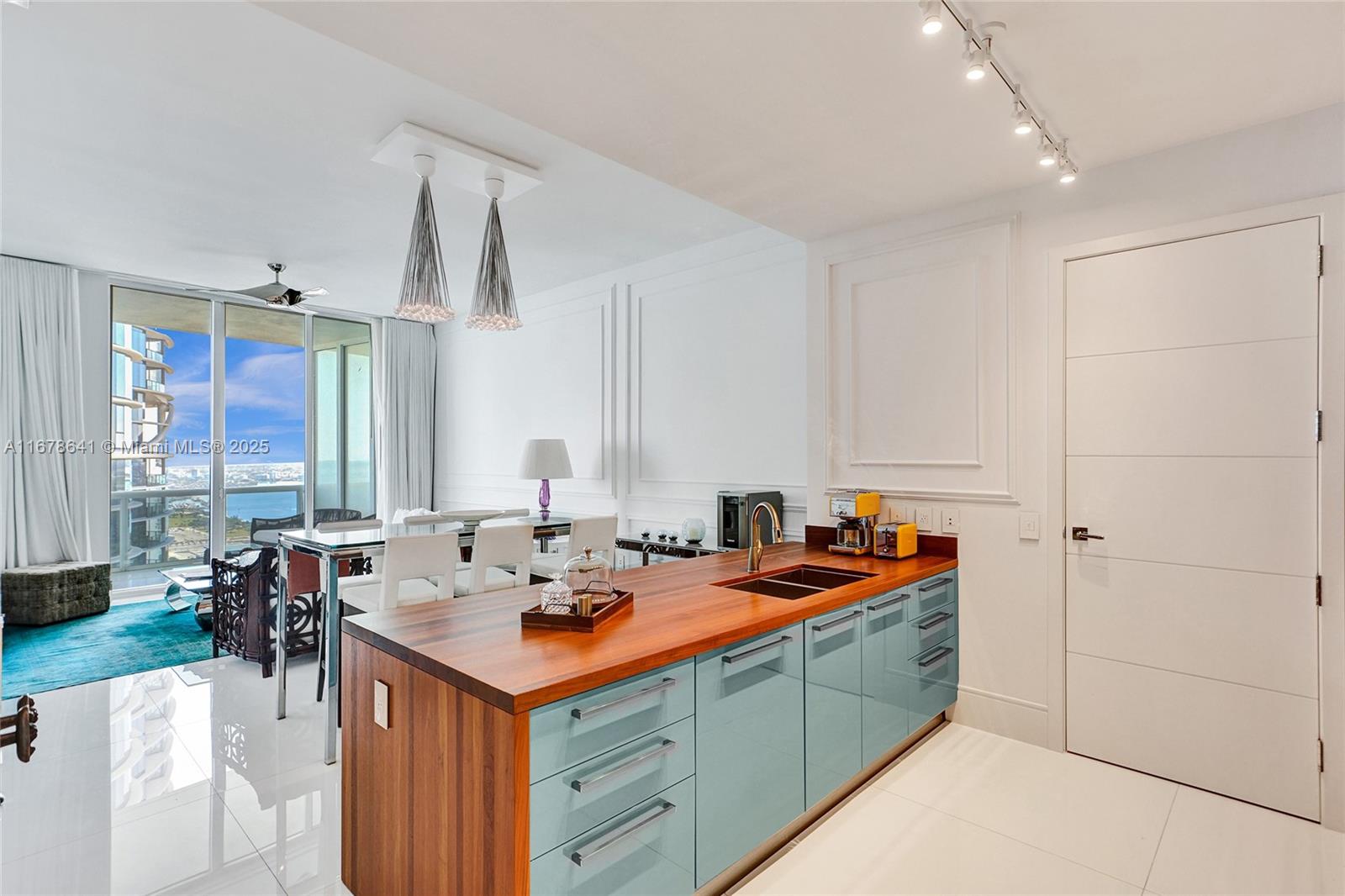 TDR TOWER III CONDO - Residential