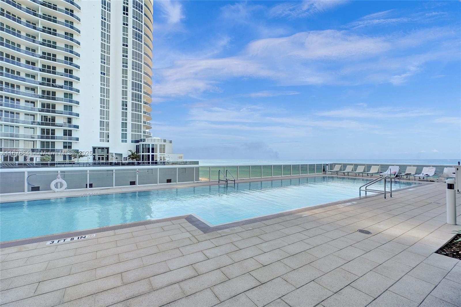 TDR TOWER III CONDO - Residential