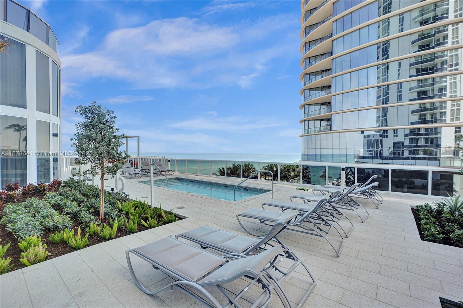 TDR TOWER III CONDO - Residential