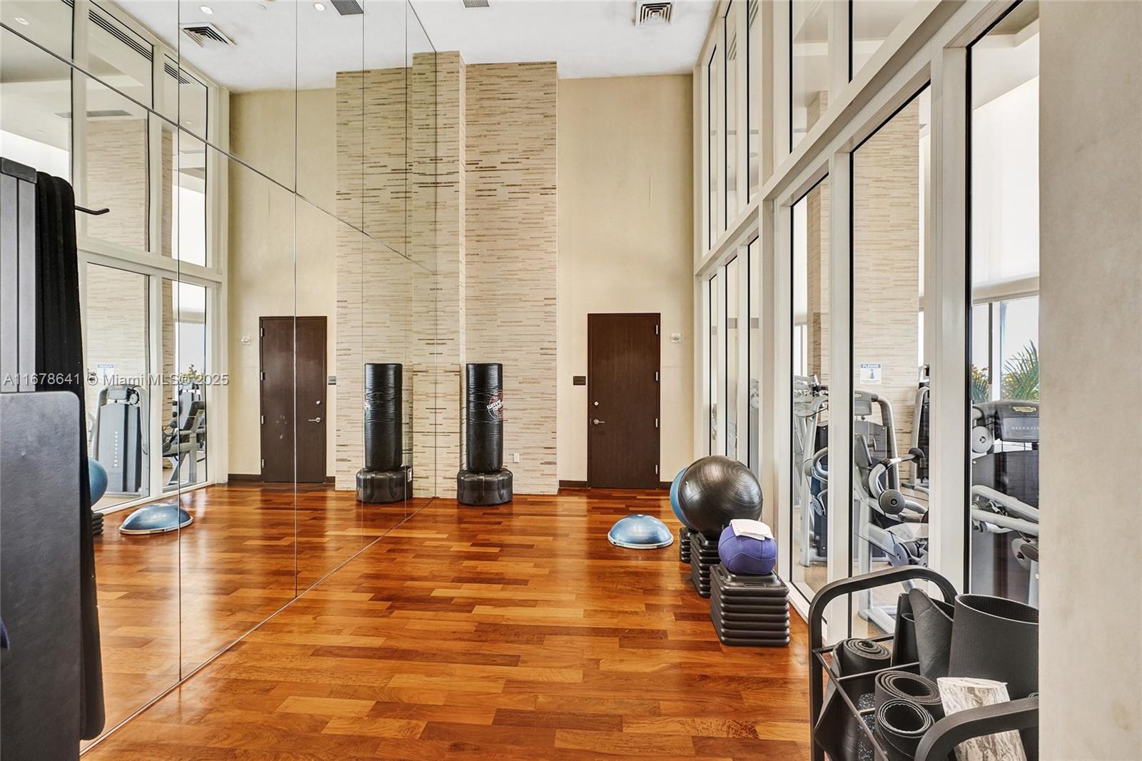 TDR TOWER III CONDO - Residential