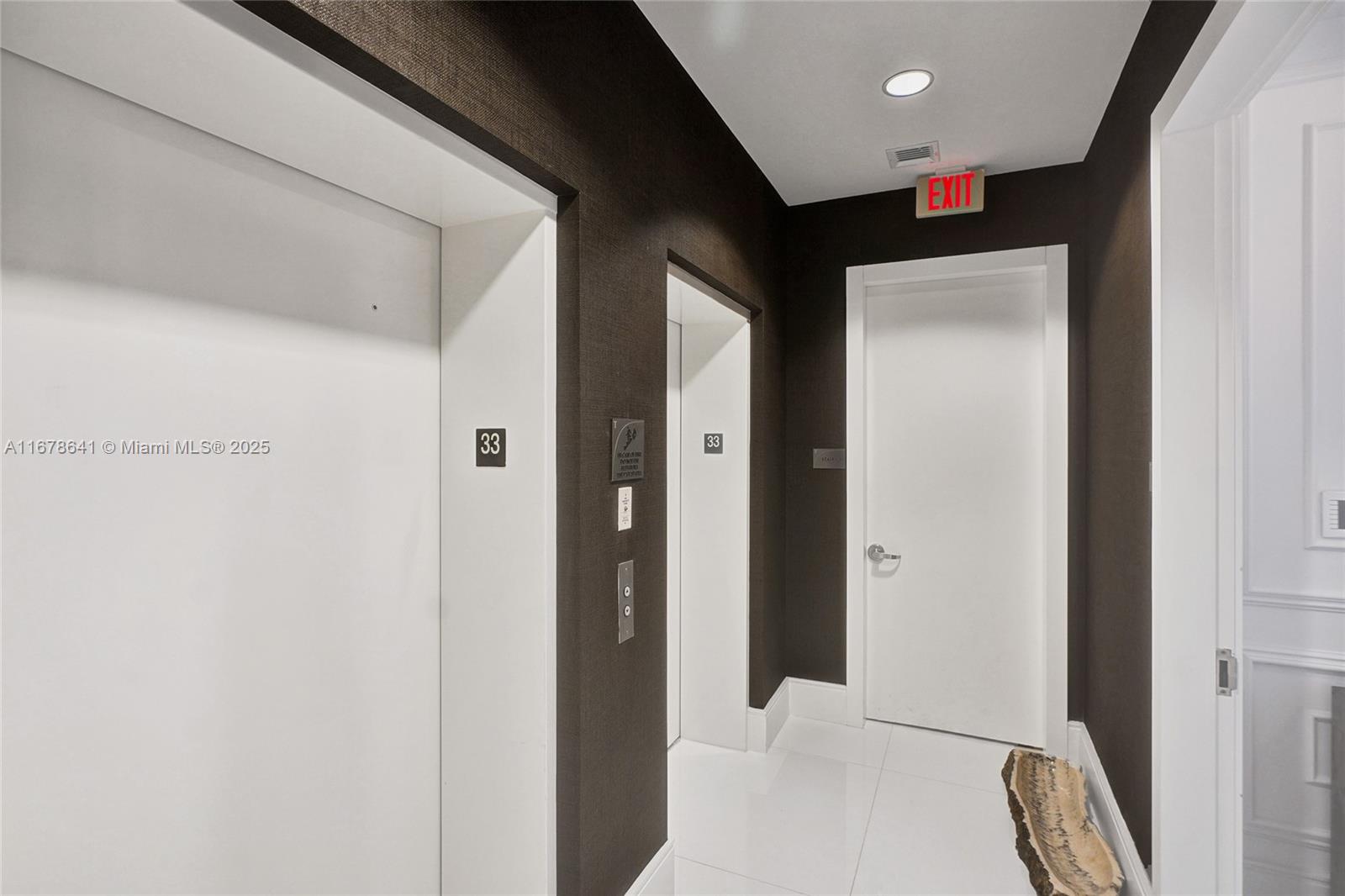 TDR TOWER III CONDO - Residential