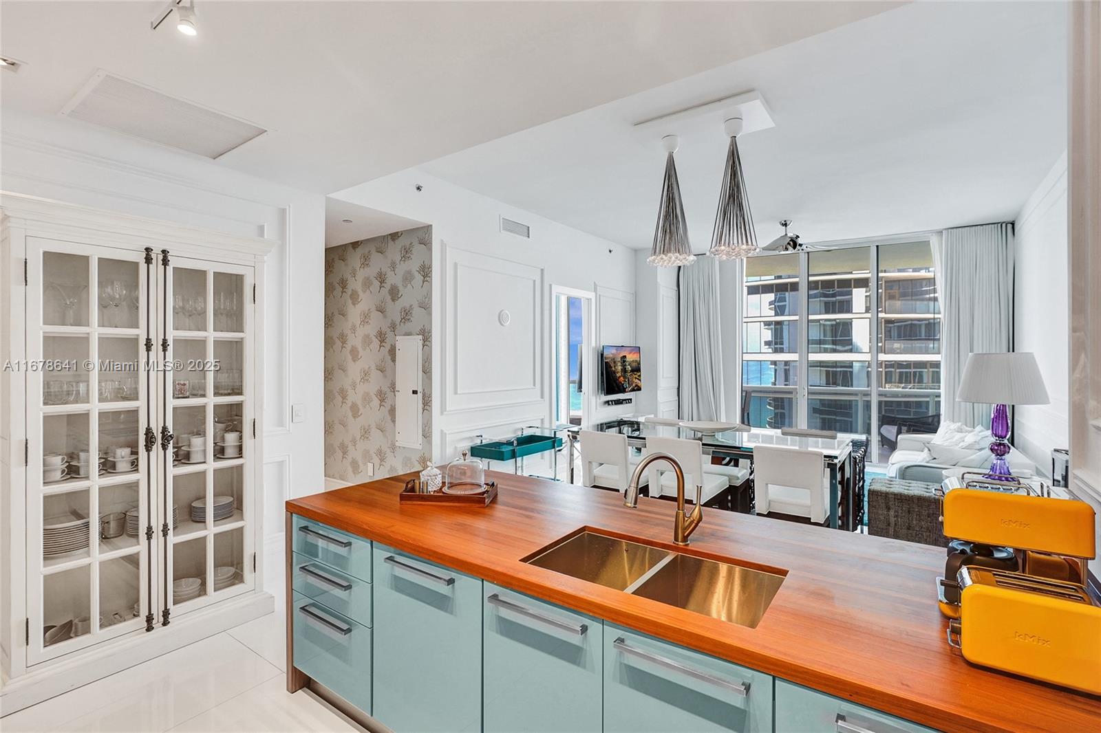 TDR TOWER III CONDO - Residential